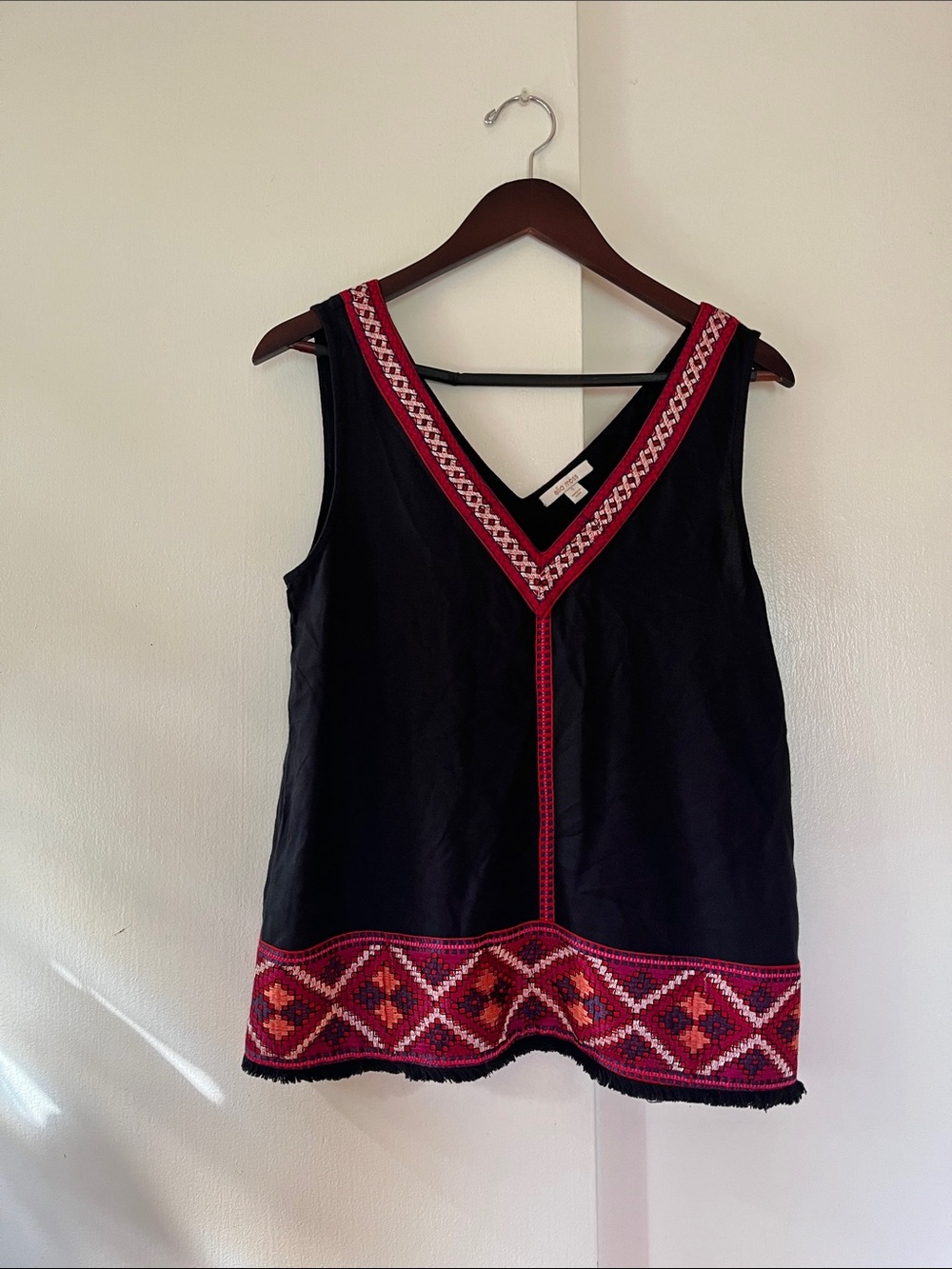 Ella Moss Black Sleeveless V-Neck Tank with Pink and Red Embroidered Trim